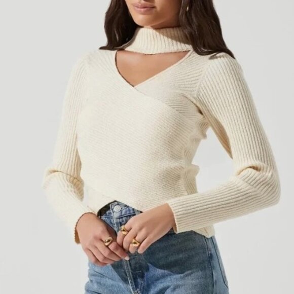 NWT ASTR Statement Ribbed Long Sleeve Sweater Mock Neck Cross-Front Cream - Picture 1 of 8